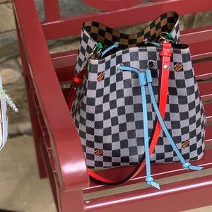 authentic Lv bag neoneo like new lightly used